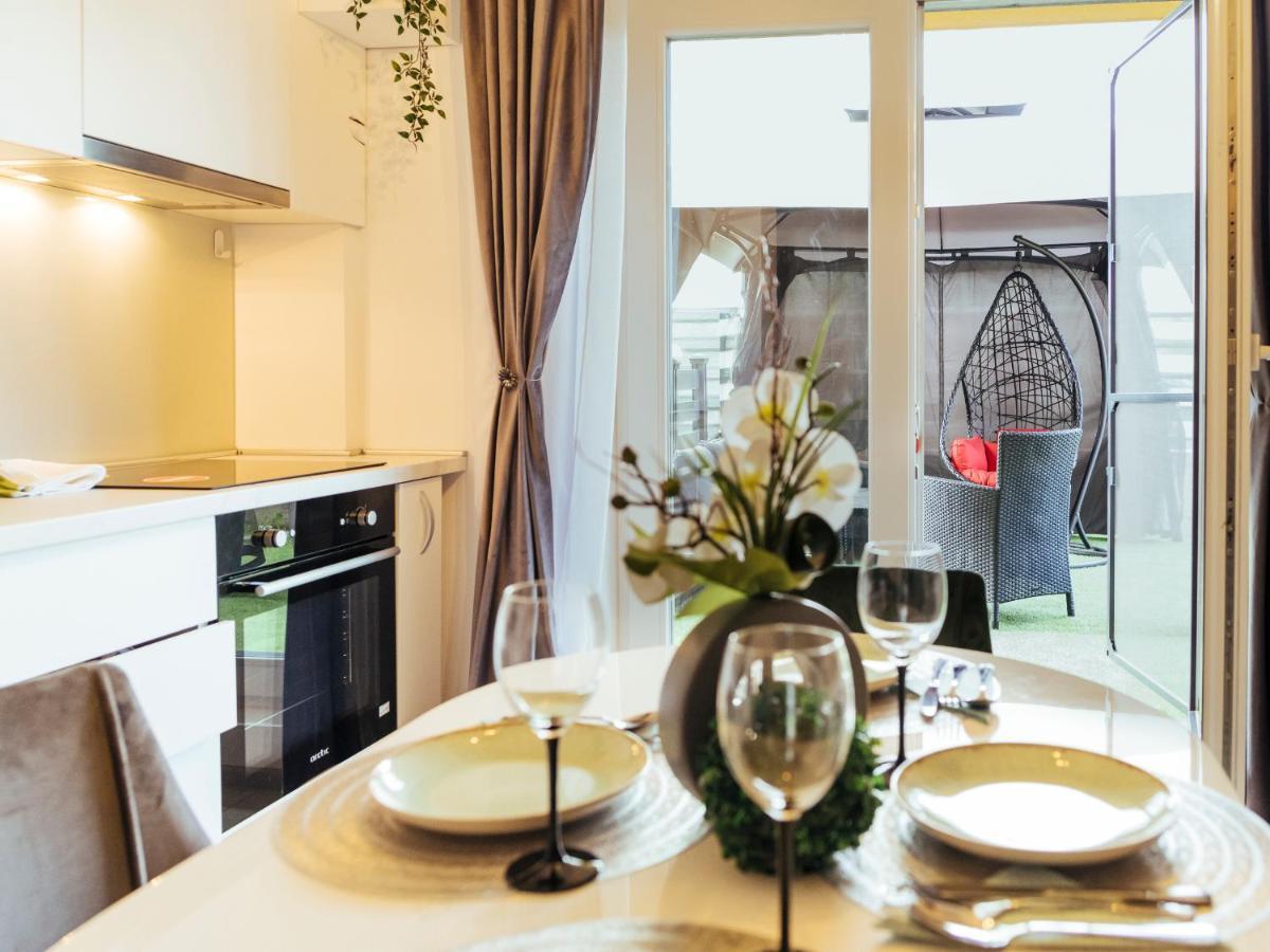 Cozy Special Pallady Apartament With Garden & Courtyard Bukarest Eksteriør billede