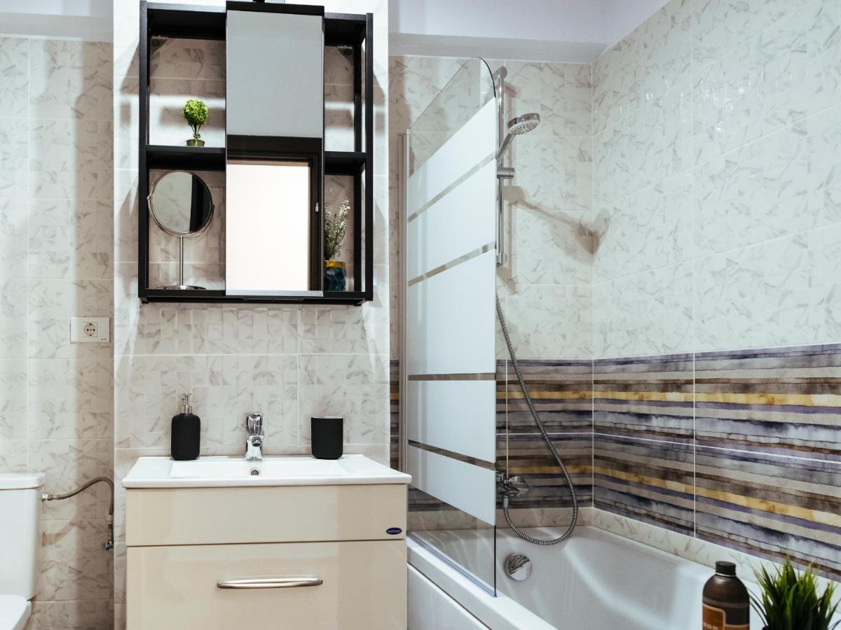 Cozy Special Pallady Apartament With Garden & Courtyard Bukarest Eksteriør billede