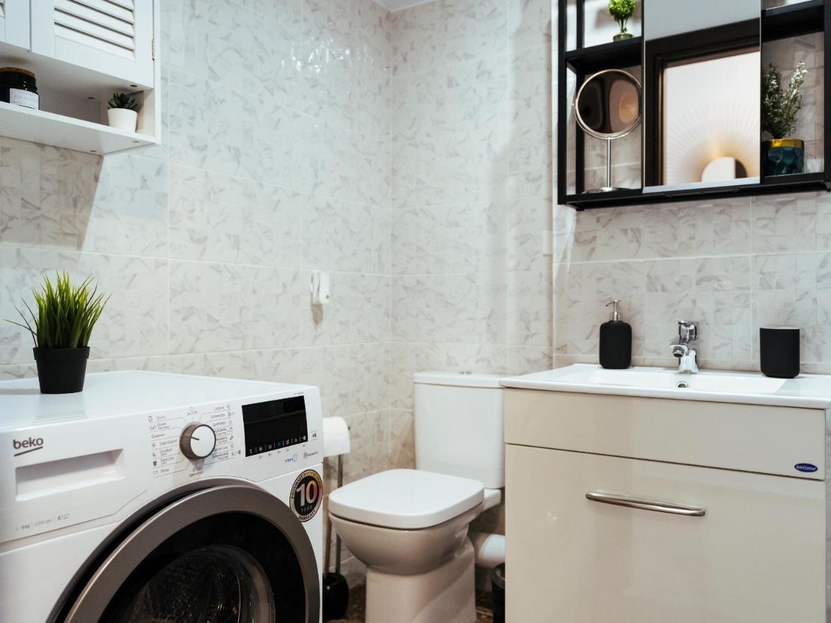 Cozy Special Pallady Apartament With Garden & Courtyard Bukarest Eksteriør billede