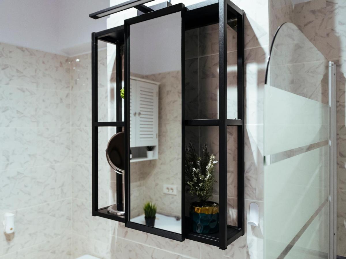 Cozy Special Pallady Apartament With Garden & Courtyard Bukarest Eksteriør billede