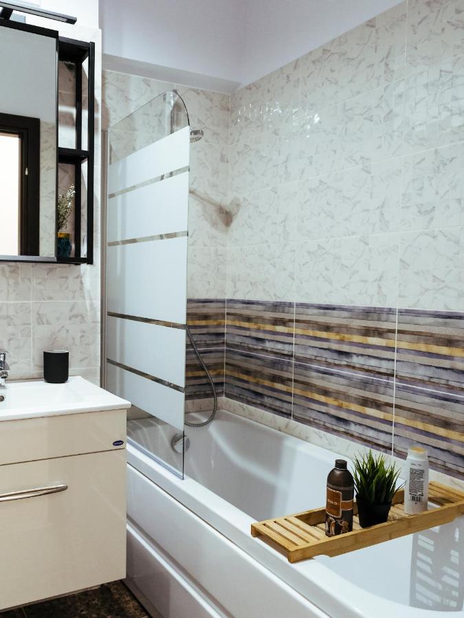 Cozy Special Pallady Apartament With Garden & Courtyard Bukarest Eksteriør billede