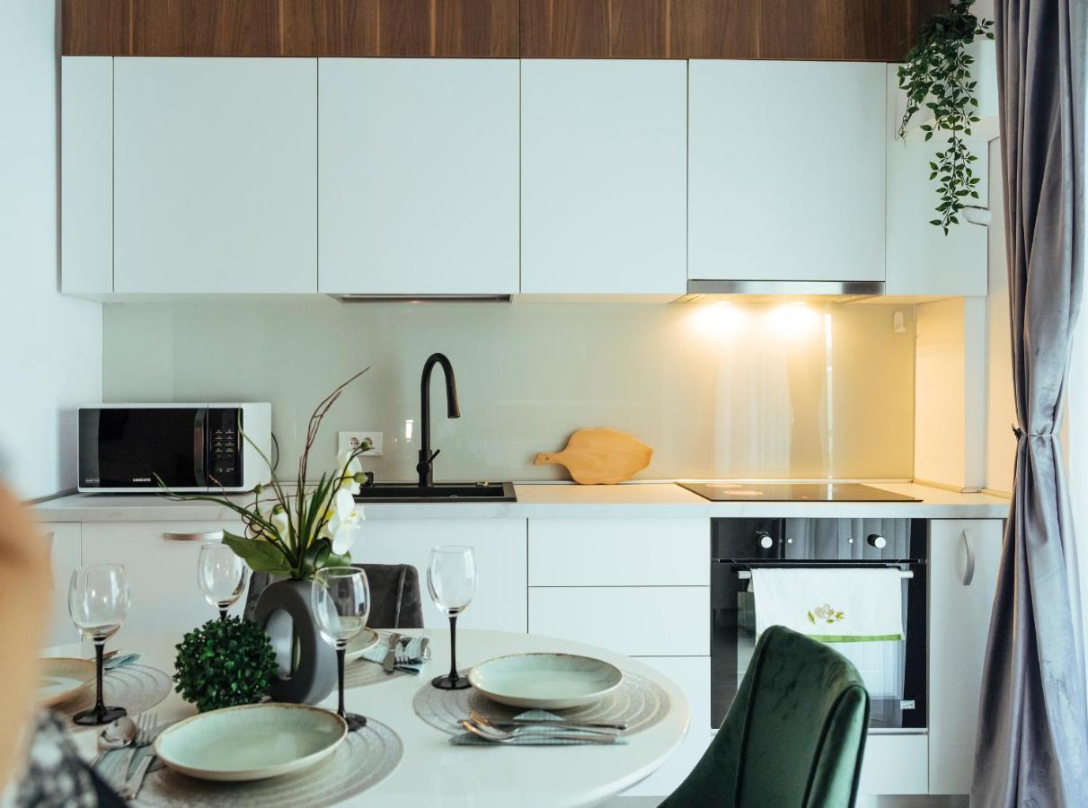 Cozy Special Pallady Apartament With Garden & Courtyard Bukarest Eksteriør billede