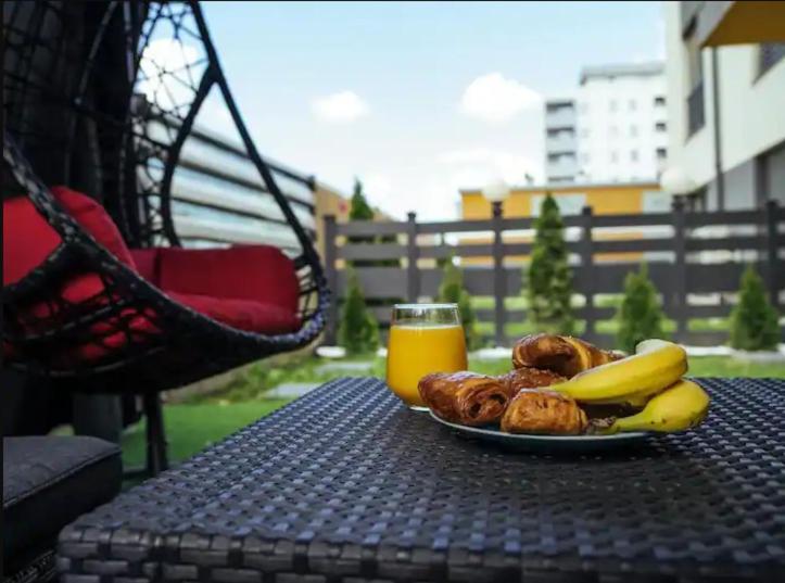 Cozy Special Pallady Apartament With Garden & Courtyard Bukarest Eksteriør billede